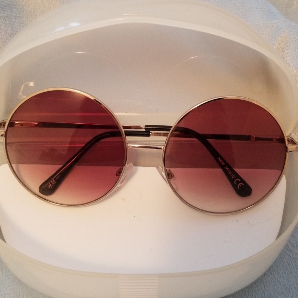 😎Women's round, gold framed sunglasses